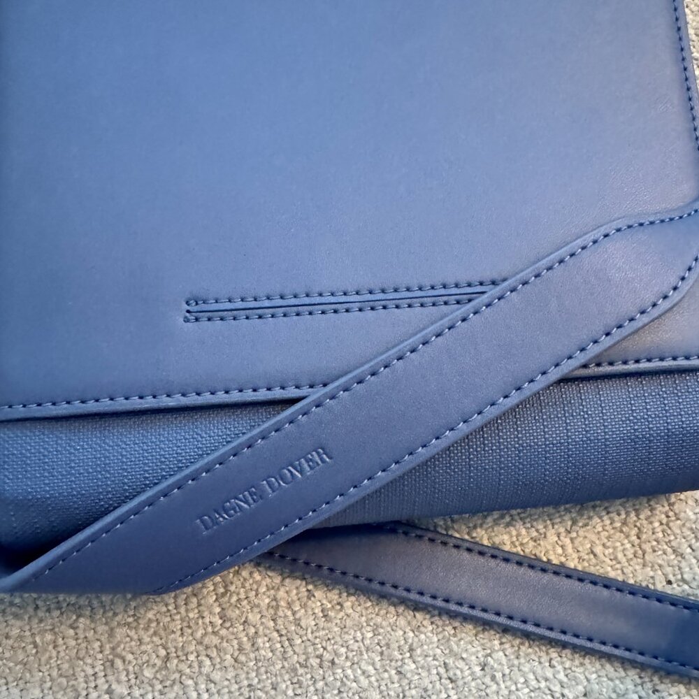 👛 Dagne Dover Epic Crossbody - BARELY USED! - Picture 3 of 5